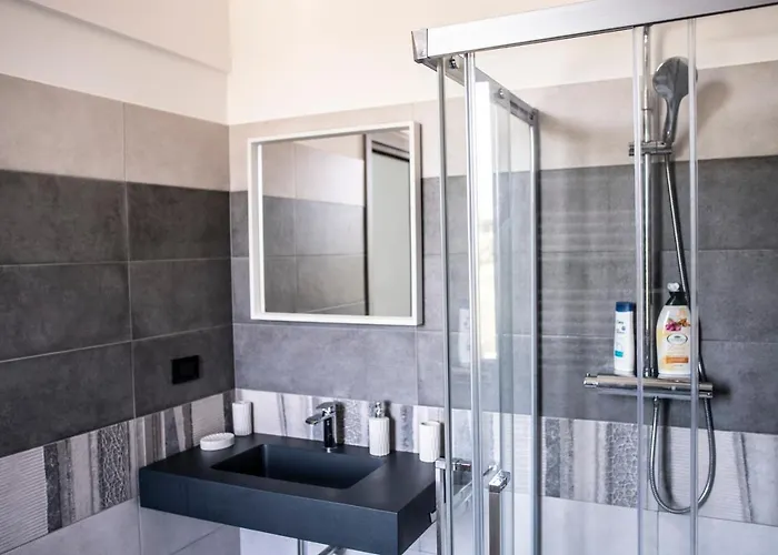 Makari فندق مبيت وإفطار 4*